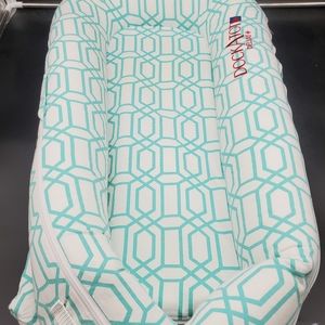 DockATOT deluxe+ white& green design